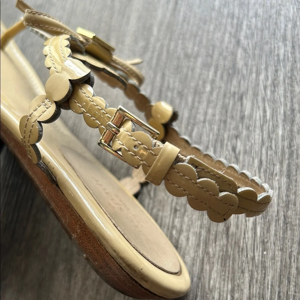 Kate Spade New York Bow Thong Sandals Scalloped Tan Leather Size 8.5
